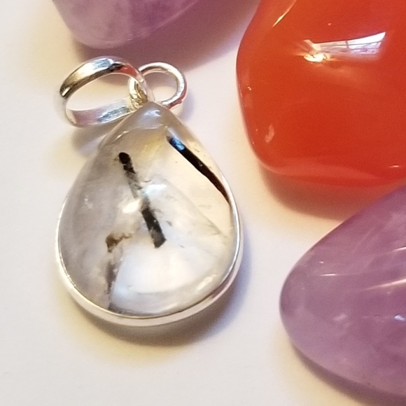 Black and white rutilated quartz pendant w/chain - Picture 2 of 8